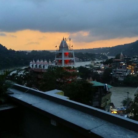 Bunkstay Coworking Hostel & Glamping Rishīkesh Esterno foto