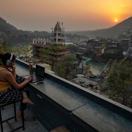 Bunkstay Coworking Hostel & Glamping Rishīkesh Esterno foto
