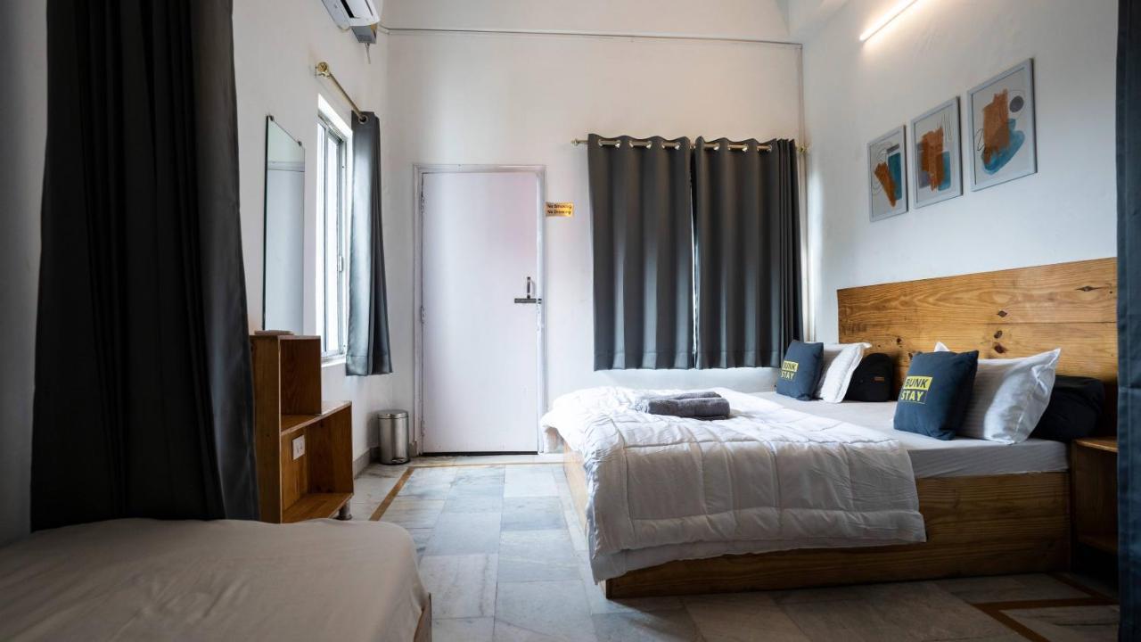 Bunkstay Coworking Hostel & Glamping Rishīkesh Esterno foto