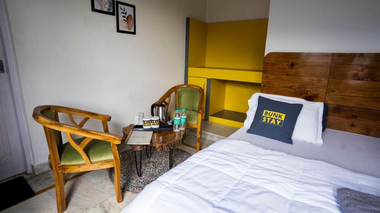 Bunkstay Coworking Hostel & Glamping Rishīkesh Esterno foto