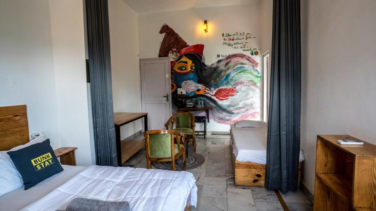 Bunkstay Coworking Hostel & Glamping Rishīkesh Esterno foto