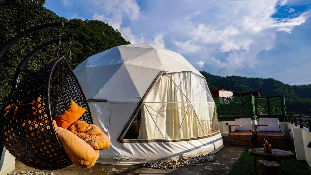 Bunkstay Coworking Hostel & Glamping Rishīkesh Esterno foto