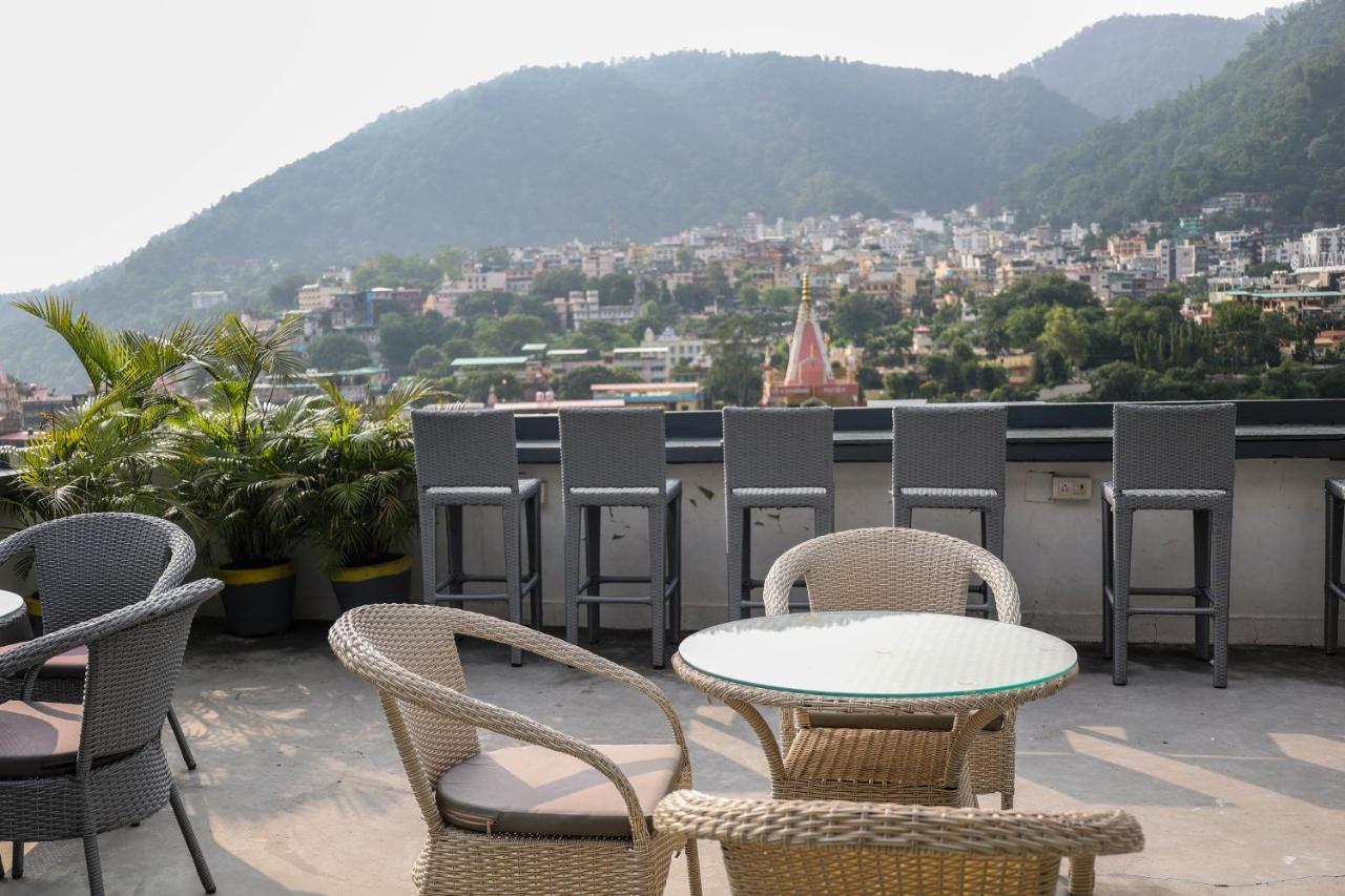 Bunkstay Coworking Hostel & Glamping Rishīkesh Esterno foto