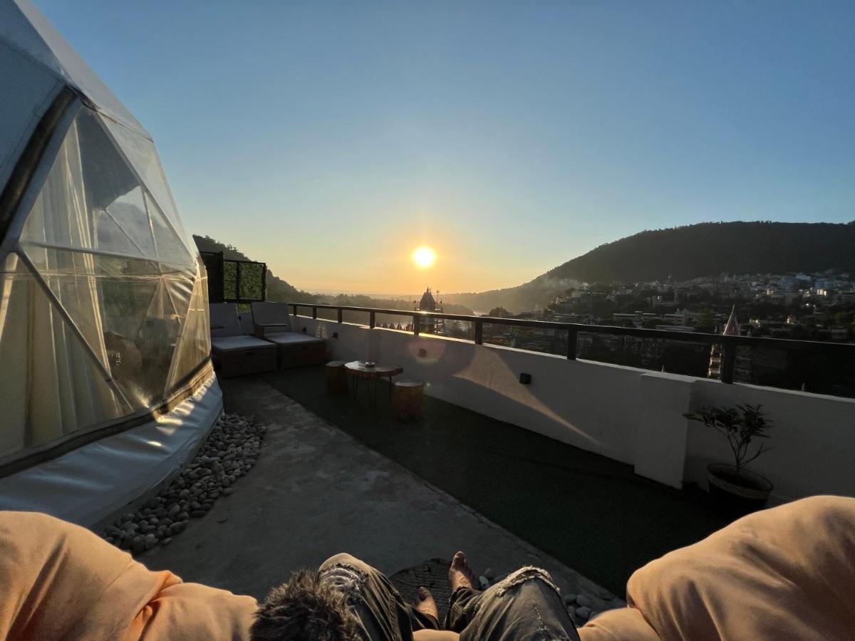 Bunkstay Coworking Hostel & Glamping Rishīkesh Esterno foto