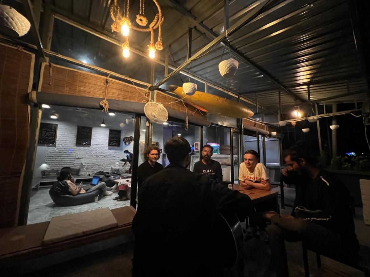Bunkstay Coworking Hostel & Glamping Rishīkesh Esterno foto