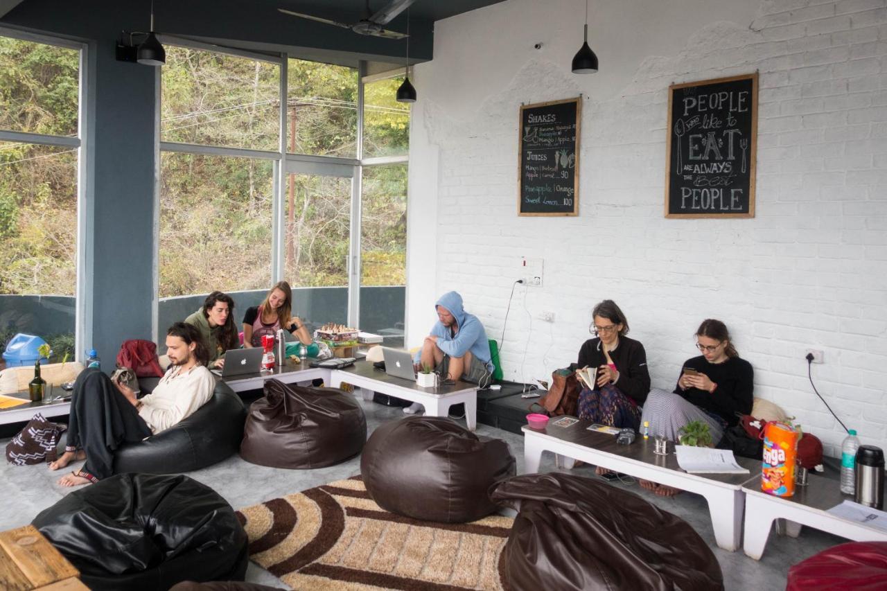 Bunkstay Coworking Hostel & Glamping Rishīkesh Esterno foto