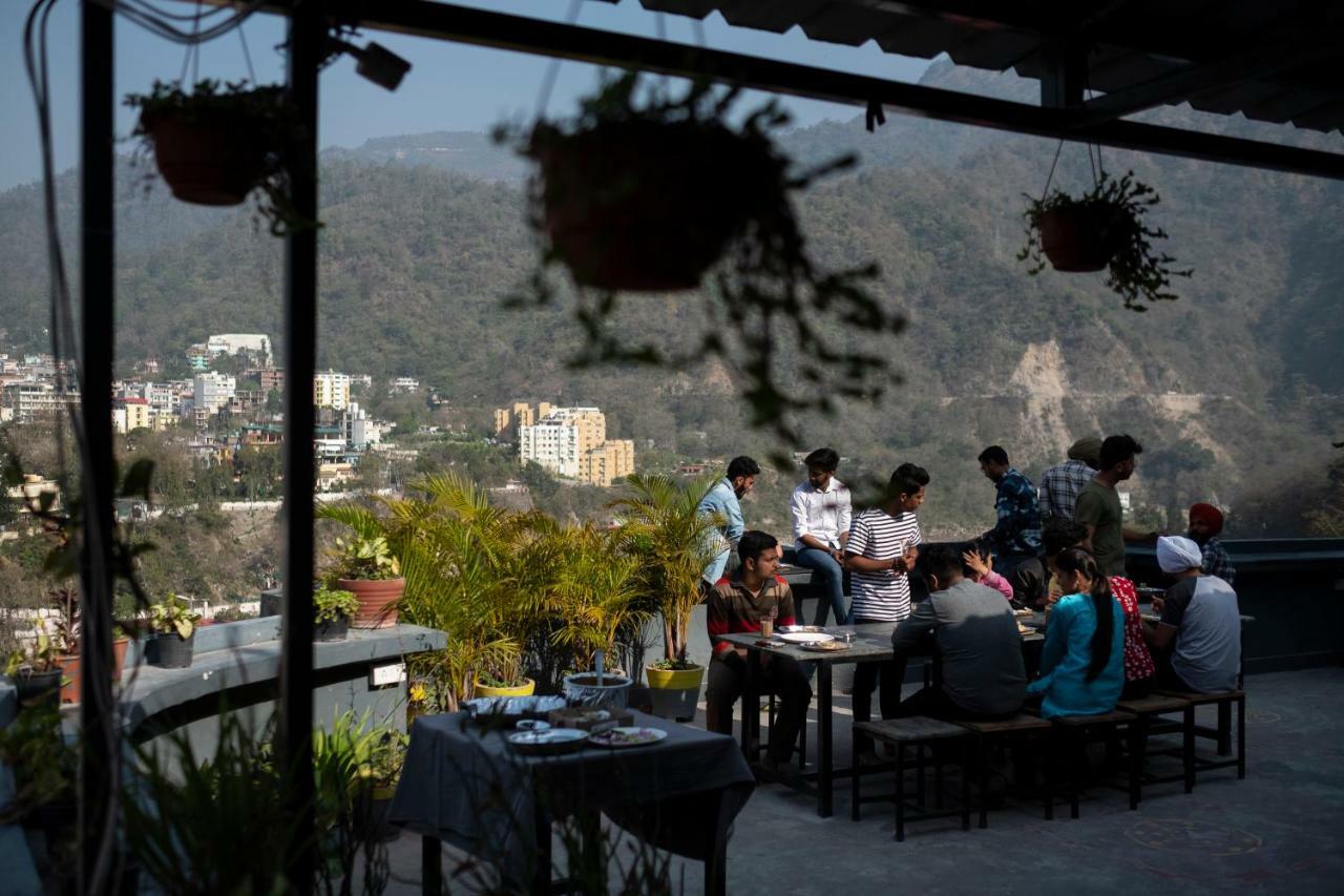 Bunkstay Coworking Hostel & Glamping Rishīkesh Esterno foto