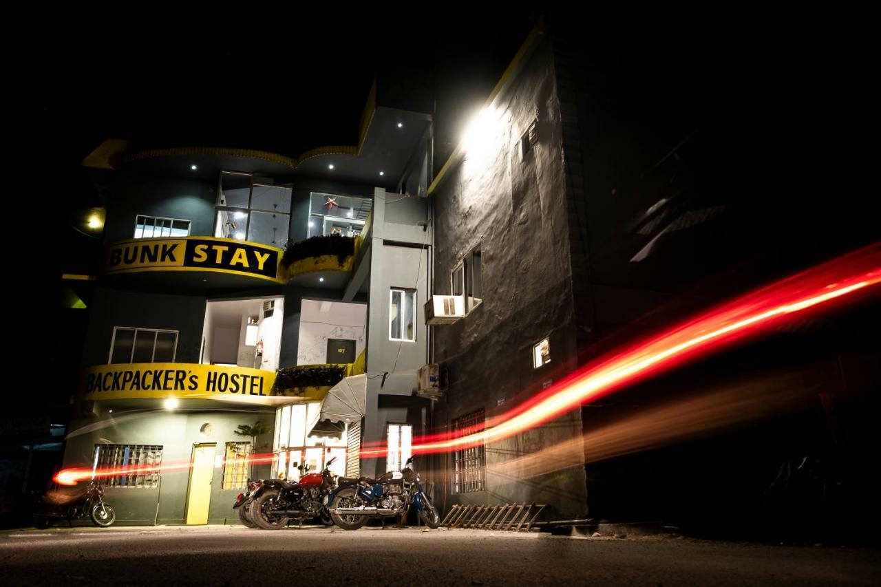 Bunkstay Coworking Hostel & Glamping Rishīkesh Esterno foto