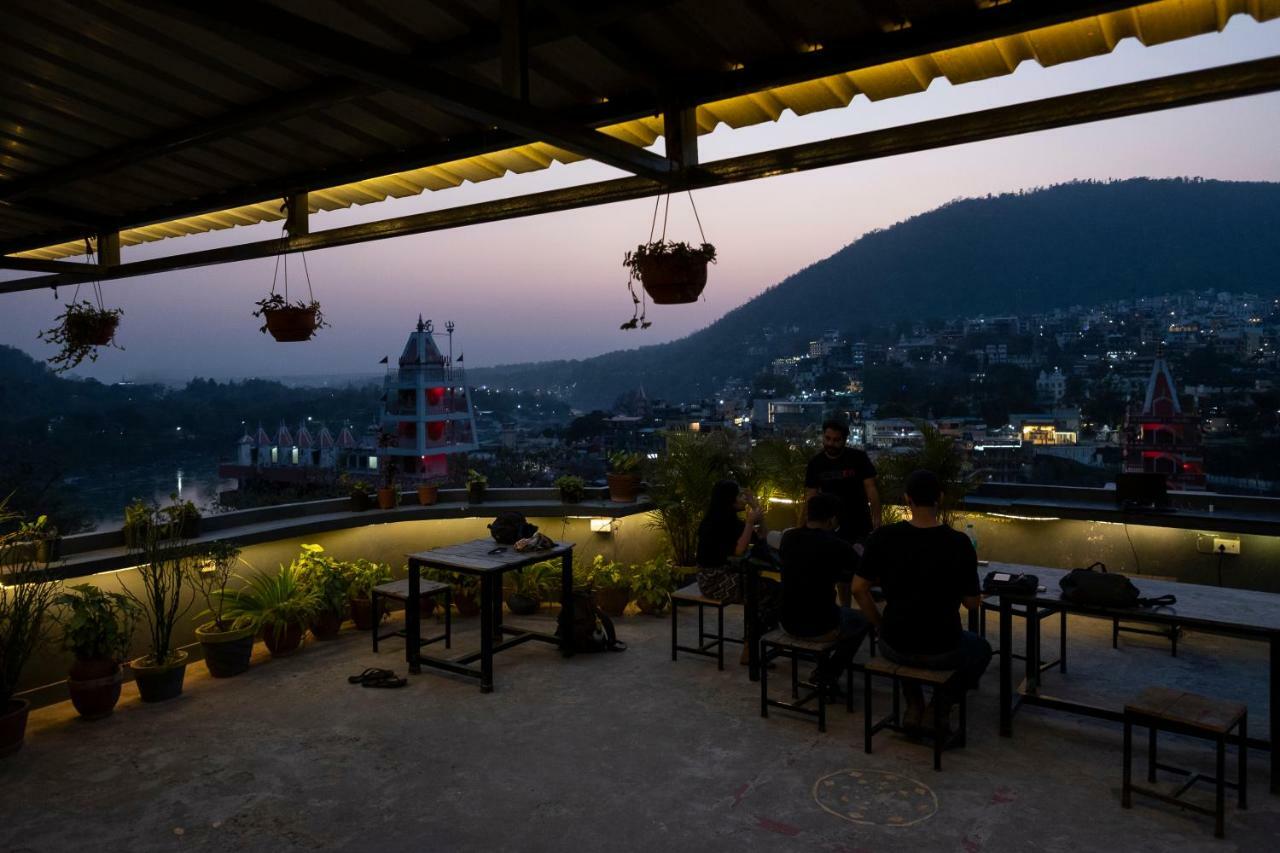 Bunkstay Coworking Hostel & Glamping Rishīkesh Esterno foto
